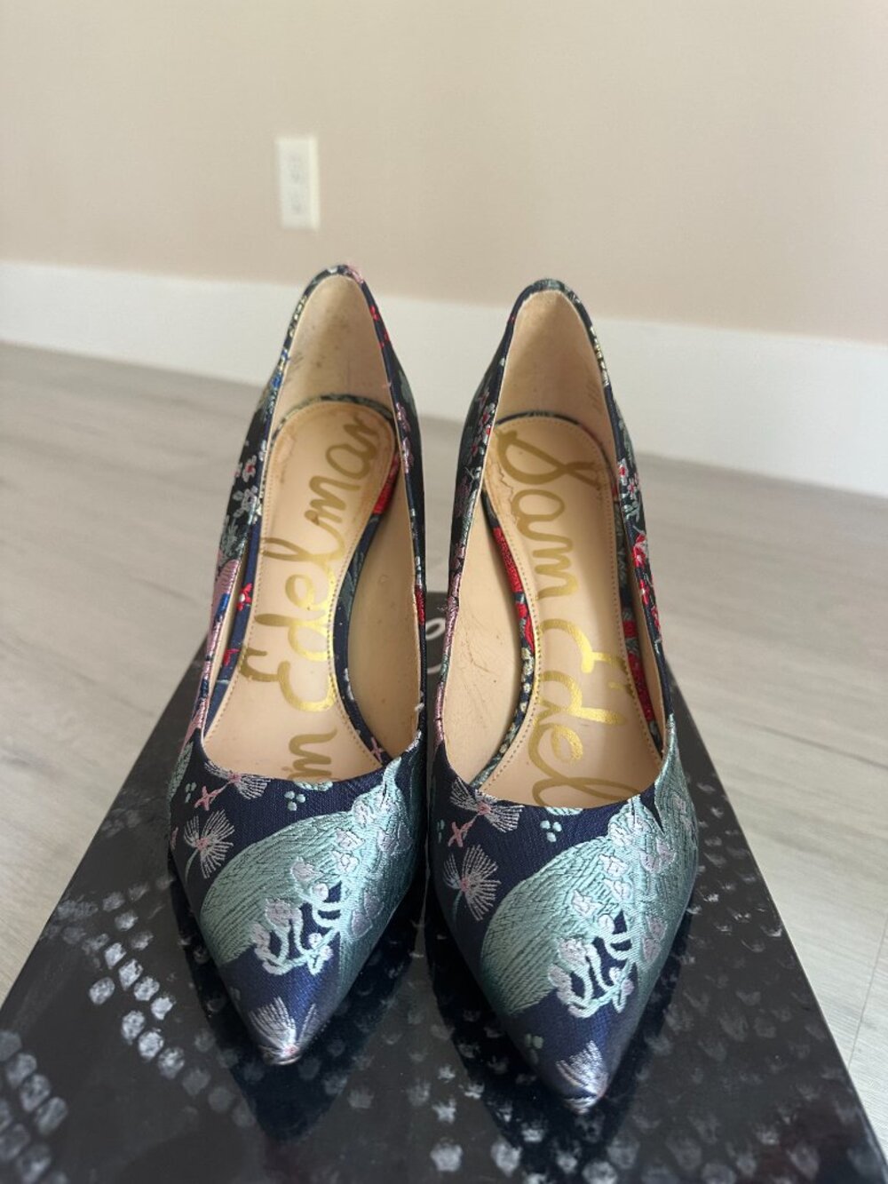 Sam Edelman Silk Heels – 7M – Beautiful Exterior, Interior Needs Repair/Restorat